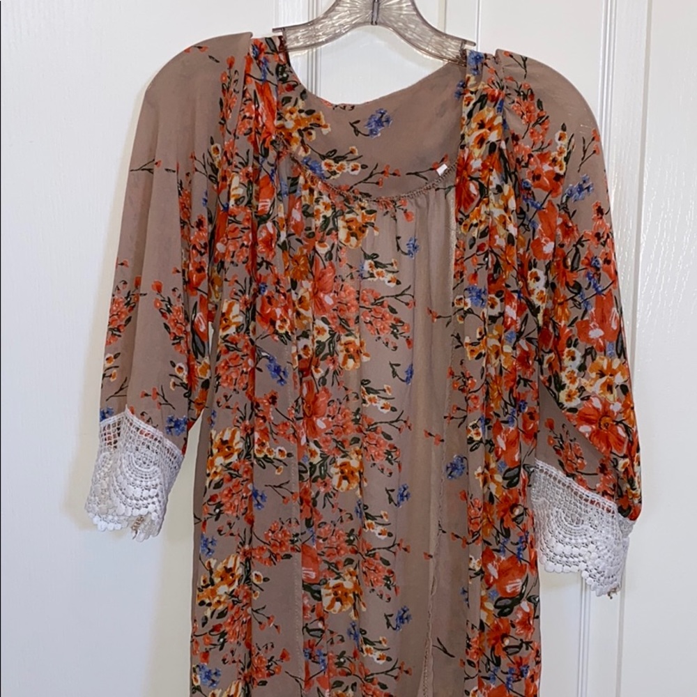 Beautiful stitch fix Kimono size Large Fall colors